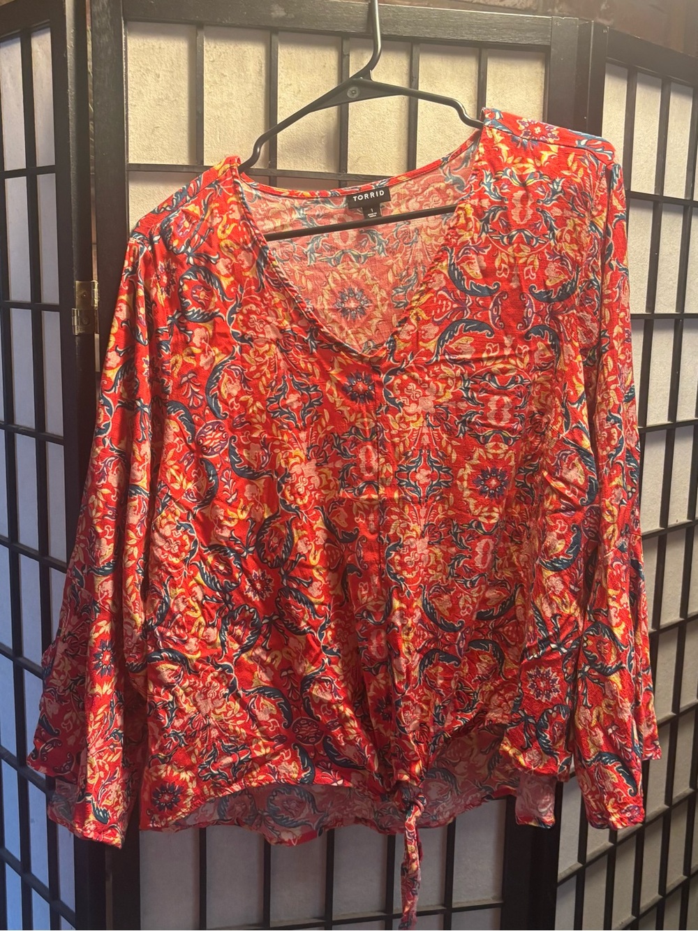 torrid Red Multi-Color Floral Tie-Front V-Neck Crop Blouse